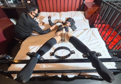 【意之窗工作室】（剧情向）《汤圆》OL风格+丝袜堵嘴 +椅子固定+失禁+震动b+tk