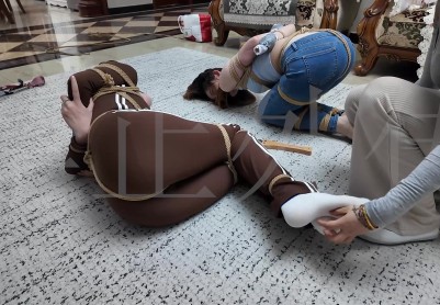 【枫叶工作室】剧情片—《旅途噩梦》第1集 雨诺徒步旅行遭遇人贩夫妻 南清出手相救反被手枪治服