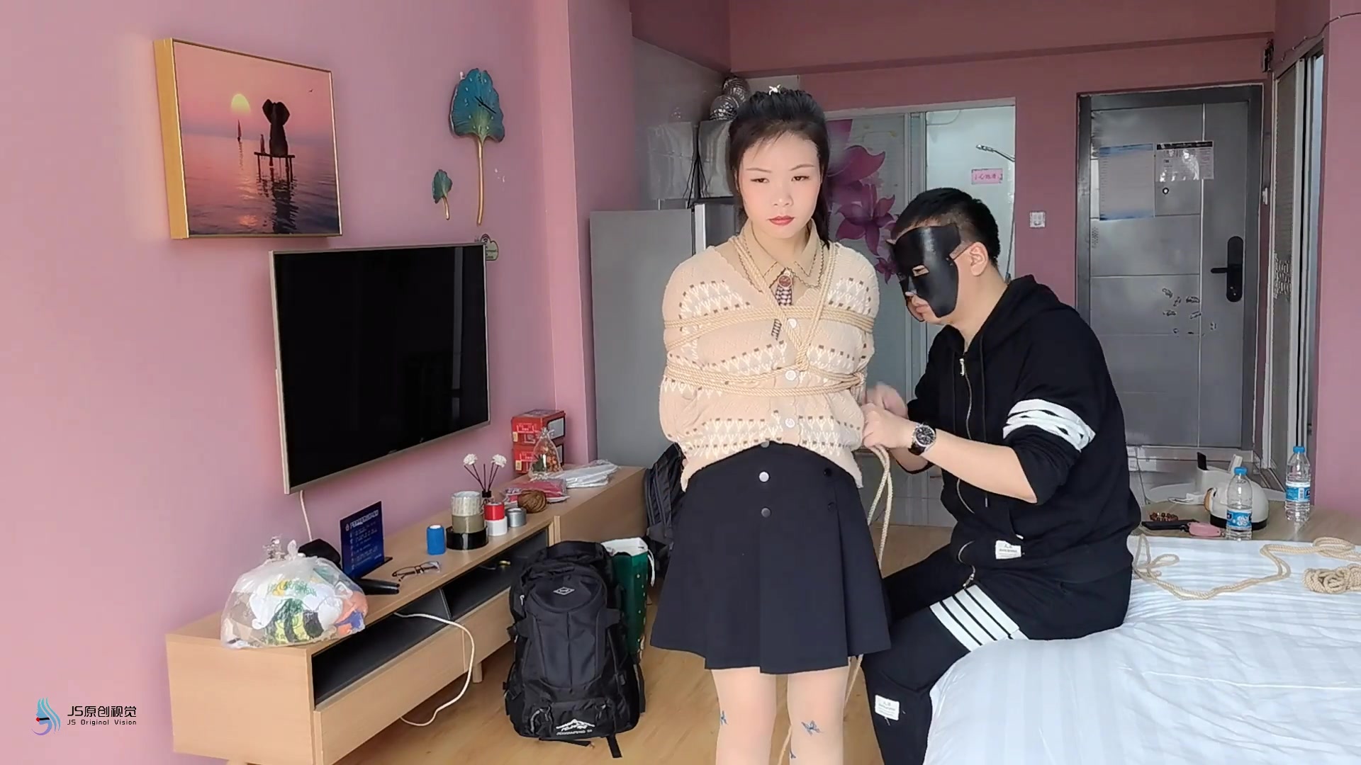 8682.mp4-1.jpg
