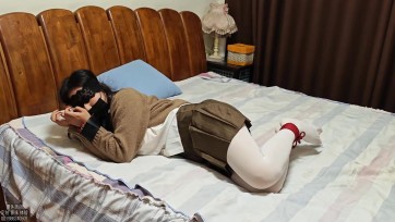 【墨色】婷婷穿白丝自缚享受 被主人发现后驷马鞭打惩罚