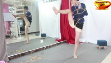 【绳舞飞扬】雪儿片足TJ……美丽端庄的雪儿（一个真正空乘大学生——片中有自诉），在片足时感受到的股绳摩擦竟然脸红了，接下来一系列TJ中娇喘连连。