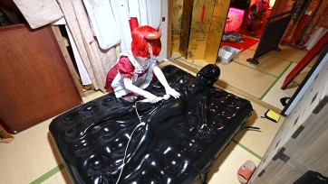 【zentai】サキュバスと黒娘のバキュームプレイ