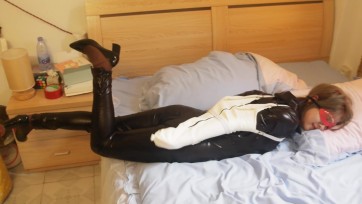 【小驴】《皮衣女贼与武器大师》新尝试系列，这次尝试的是特摄