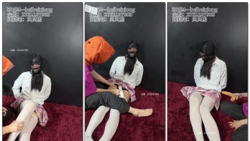 【贝贝熊原创】特意给小熊准备了贝贝的原味丝袜，这次小熊有“口福”了！怎么可以少了口球呢，接下来可不准乱叫了喔～～【小熊生活系列9-丝袜头套虐阳tk调教】