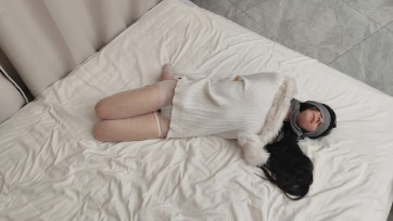 【红樱桃】纯白 白衣白袜的小姐姐看起来是那么的恬静美好，楚楚动人，都不舍得绑了