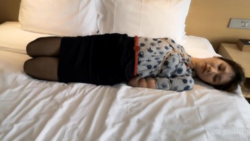 【随心原创】雪娜黑丝空姐 五花紧缚 完美的体形