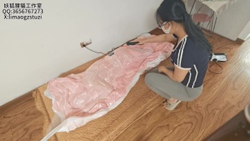 【狸猫工作室】女女大贝壳抱枕真空袋，将少女制作成了玩偶贝壳，抽干后才能看出些身体曲线，后续有彩蛋
