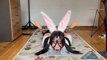 【玩奴原创】炮架驷马+马具口球堵嘴放置挣扎，你的小兔纸妹妹来了！