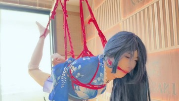 【冥想原创】【松月】二次元绳缚体验，被吊在空中接受炮机的折磨，无助挣扎，口水直流