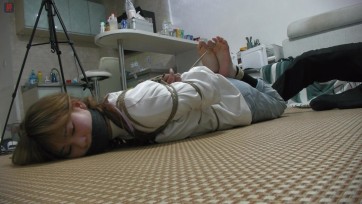 【绳之韵】问题少女，逃课惯犯小凌，卫衣、牛仔、白袜，后高手股绳驷马，TK、震，不听话的学生就得严加管教！