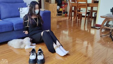 【墨色】新模婷婷初次约拍+短暂tk 超级怕痒