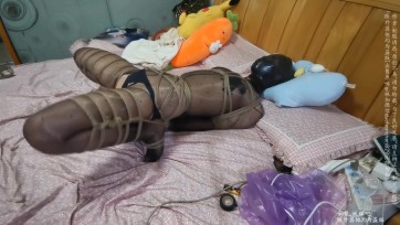 【我的媳妇】连身黑丝、电流开到最大爆虐黑森林、直接入体+塑料袋挣扎