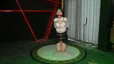 【胜景影视】新基地女M被戴上超级大口球