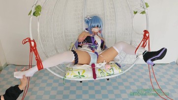 【时绳（生）】小乔时之魔女cos，被抓住后的调教！罚站，三点玩具刺激，单腿吊，吊篮开腿，挠脚心，打屁股（正片来啦！！！）
