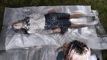 【奴舍】女媚要要户外真空袋窒息