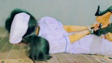 【TiedIndonesia】美丽修女的陷阱 修女向她的老板申请加薪，老板同意了一些条件。如果修女想让她的请求得到批准，她必须在10分钟内解开自己的绳子。这个修女能完成挑战吗？